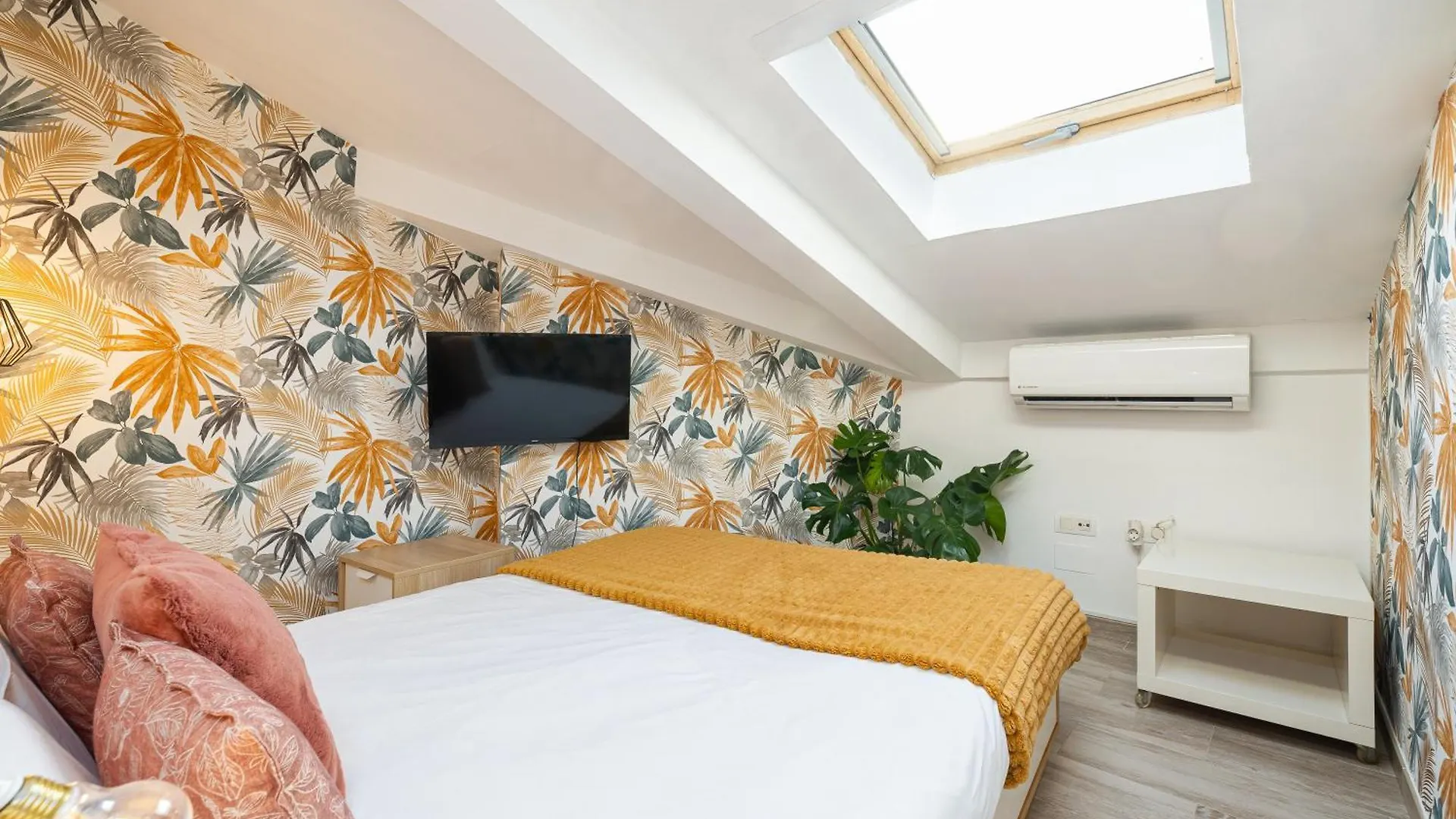 Holidays2Malaga Duplex Huerta Del Obispo Junto Casco Historico 0*, Malaga Spain